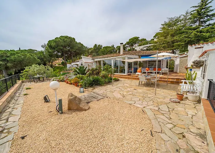 Valerie's Lux Summer House