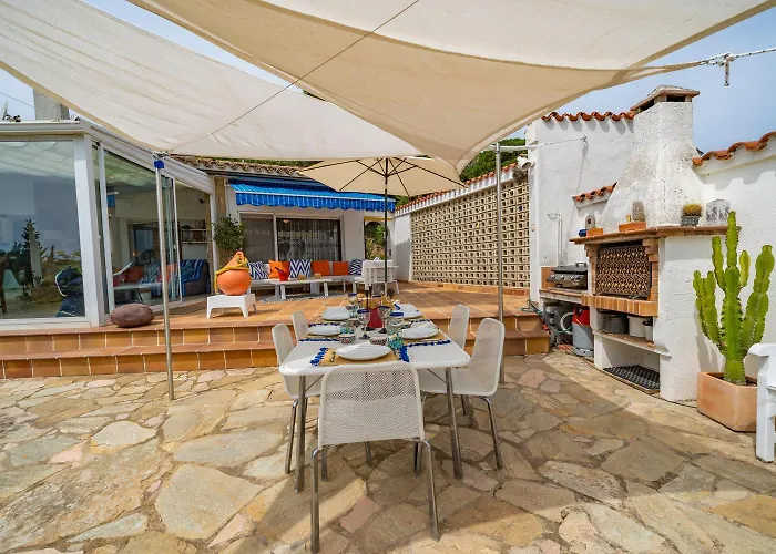 Дом отдыха Valerie's Lux Summer House Тосса-де-Мар