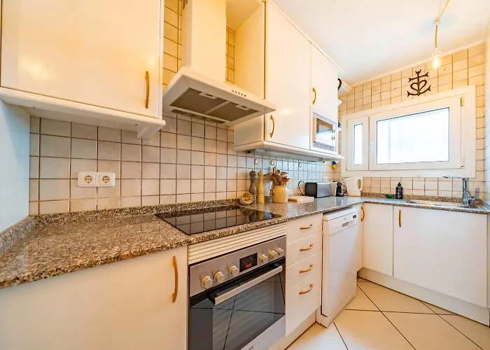 Valerie's Lux Summer House